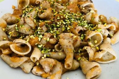 Girafine con pistacchio pancetta e maggiorana